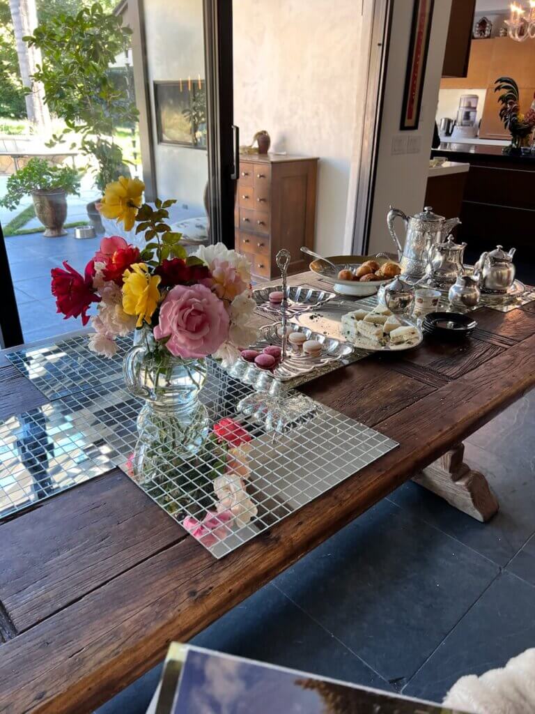 Table arrangement at the tea party